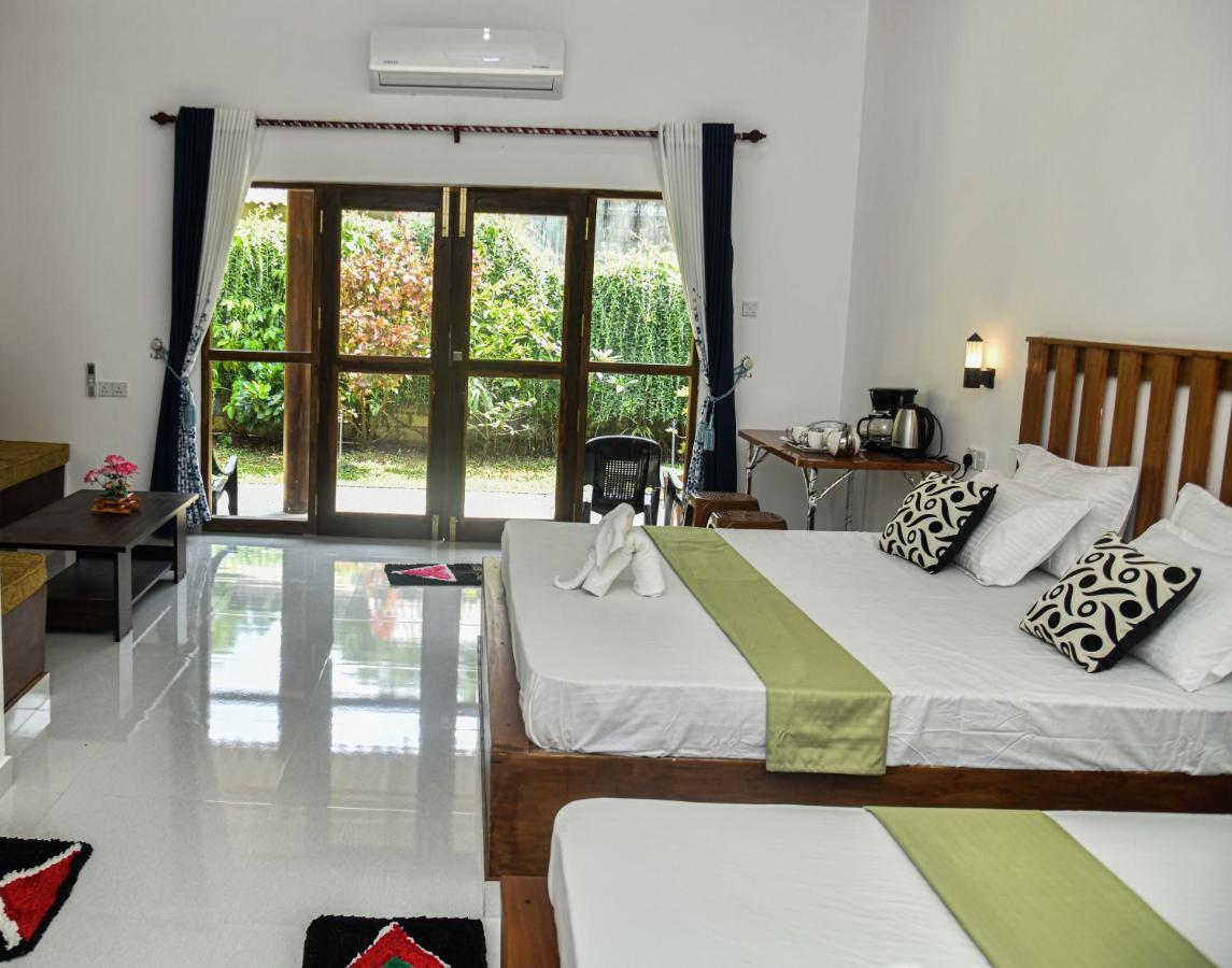 Clay House Hotel Udawalawe Exterior photo