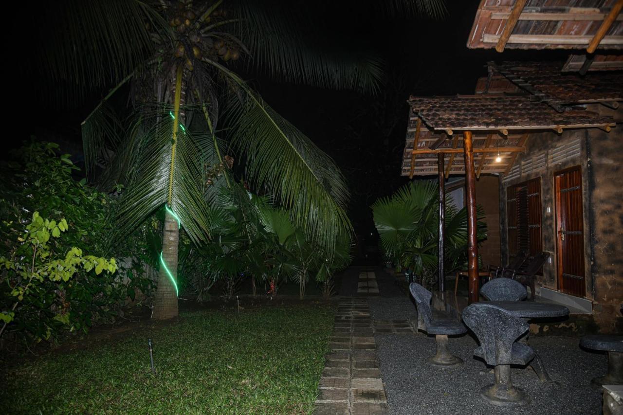 Clay House Hotel Udawalawe Exterior photo