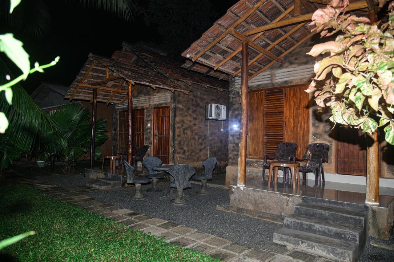 Clay House Hotel Udawalawe Exterior photo