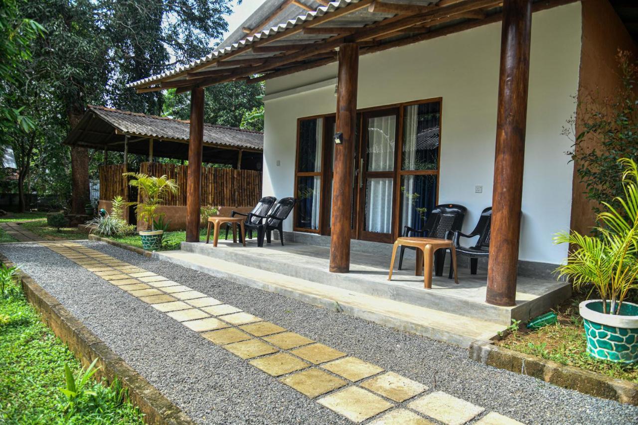 Clay House Hotel Udawalawe Exterior photo