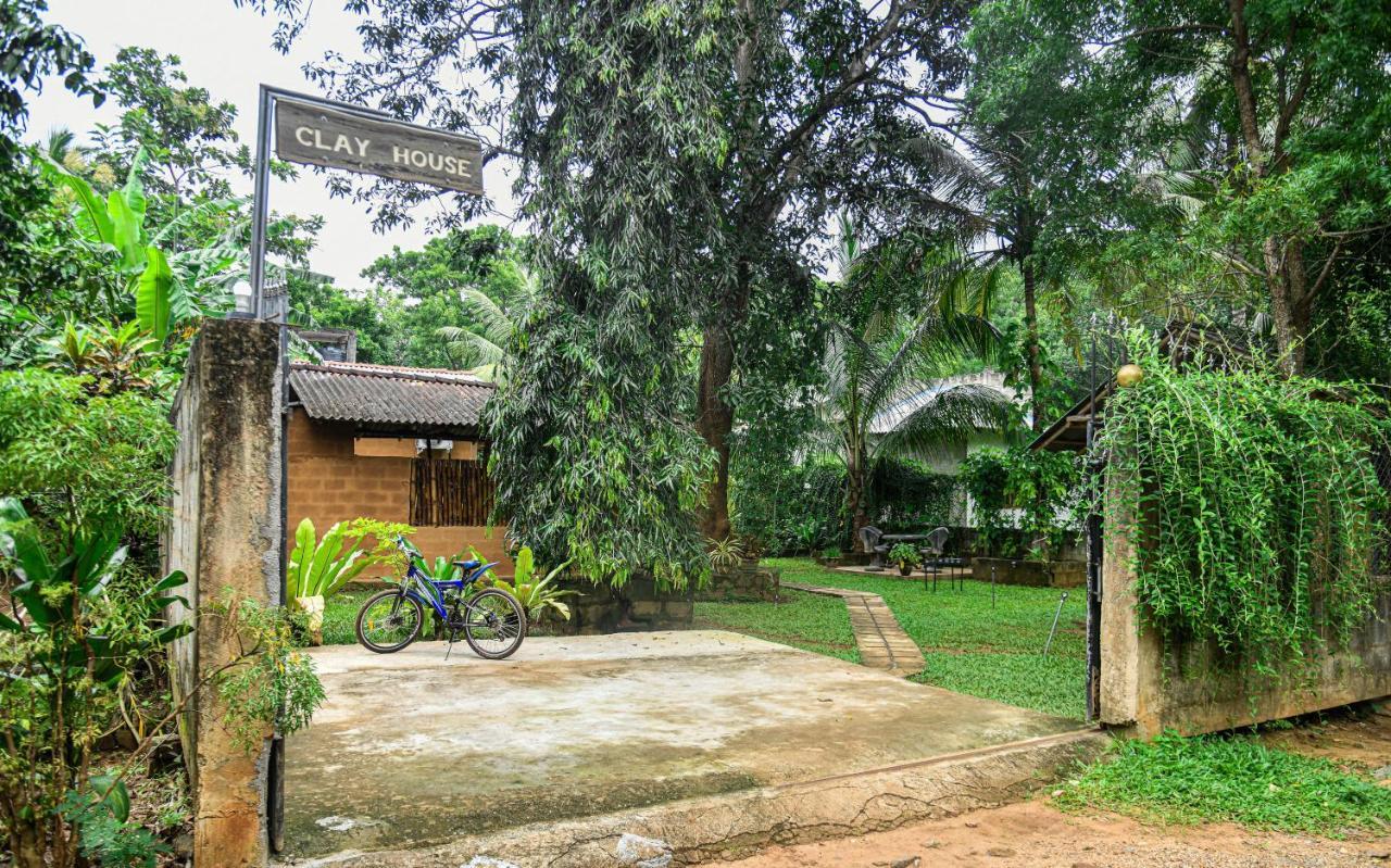 Clay House Hotel Udawalawe Exterior photo